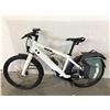 Image 1 : STRORMER WHITE EBIKE WITH CHARGER AND BATTERY