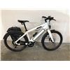 Image 2 : STRORMER WHITE EBIKE WITH CHARGER AND BATTERY