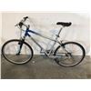 Image 1 : ROCKY MOUNTAIN HAMMER RACE GREY/BLUE 24 SPEED MOUNTAIN BIKE