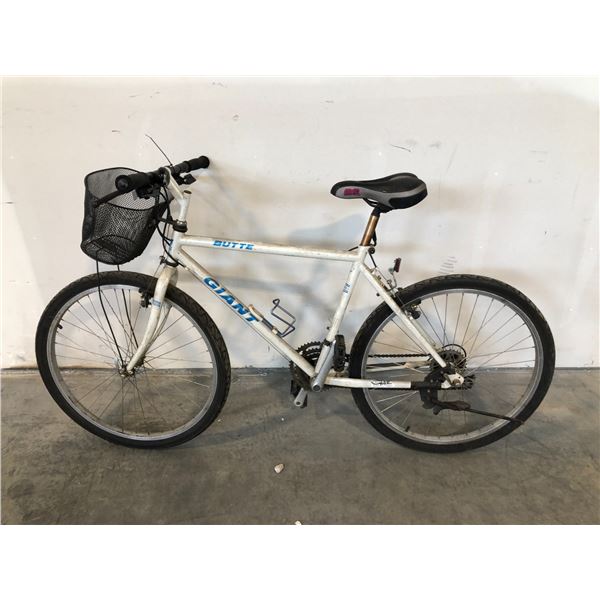 GIANT BUTTE WHITE 21SPEED HYBRID BIKE