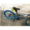 Image 3 : HUFFY STUNT BIKE BLUE SINGLE SPEED