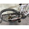 Image 3 : CCM STATIC WHITE 21 SPEED FRONT SUSPENSION MOUNTAIN BIKE