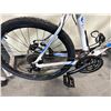 Image 3 : GIANT REVEL WHITE 24 SPEED FRONT SUSPENSION MOUNTAIN BIKE