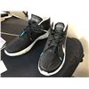 Image 2 : NIKE KEVIN DURANT NO 7. SIZE 18 BASKETBALL SHOES