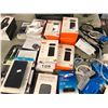 Image 3 : LARGE LOT OF ASSORTED ELECTRONIC ACCESSORIES INCLUDING DIGITAL DISPLAY POWER BANKS, FAST CHARGE