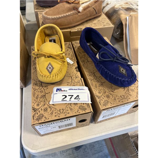 2 MANITOBAH MUKLUKS MUSTARD AND BLUE SIZE 9 SLIPPERS