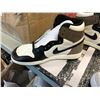 Image 3 : PAIR OF WHITE AIR JORDAN FLIGHT SHOES SIZE US8.5, PAIR OF WHITE NIKE AIR JORDAN SHOES SIZE US9 AND