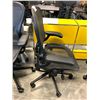 Image 2 : HERMAN MILLER AERON FULLY ADJUSTABLE TASK CHAIR SIZE C RETAIL $2137 CAN