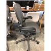 Image 2 : HERMAN MILLER AERON GRAPHITE FULLY ADJUSTABLE TASK CHAIR (SIZE B) RETAIL $1923 CAN