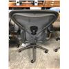 Image 4 : HERMAN MILLER AERON GRAPHITE FULLY ADJUSTABLE TASK CHAIR (SIZE B) RETAIL $1923 CAN