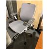 Image 2 : NIGHTINGALE GREY IC2 7300 MULTI-ADJUSTMENT TASK CHAIR