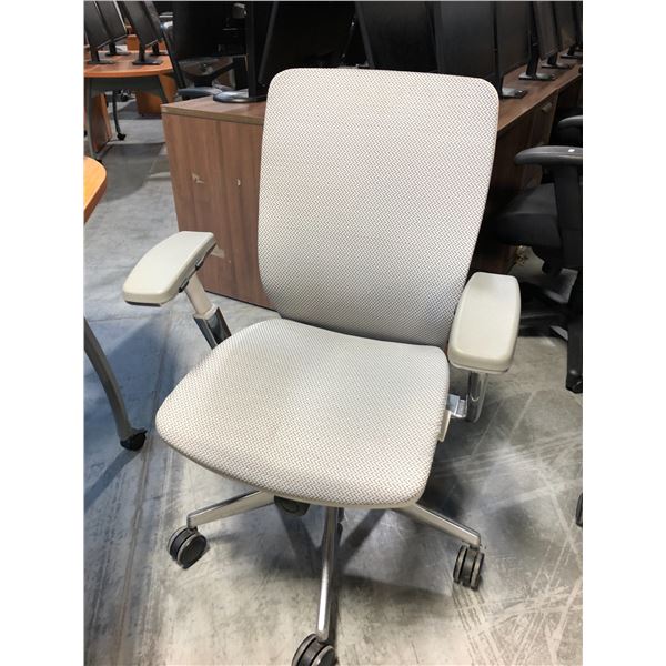 NIGHTINGALE GREY IC2 7300 MULTI-ADJUSTMENT TASK CHAIR