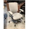 Image 2 : NIGHTINGALE GREY IC2 7300 MULTI-ADJUSTMENT TASK CHAIR