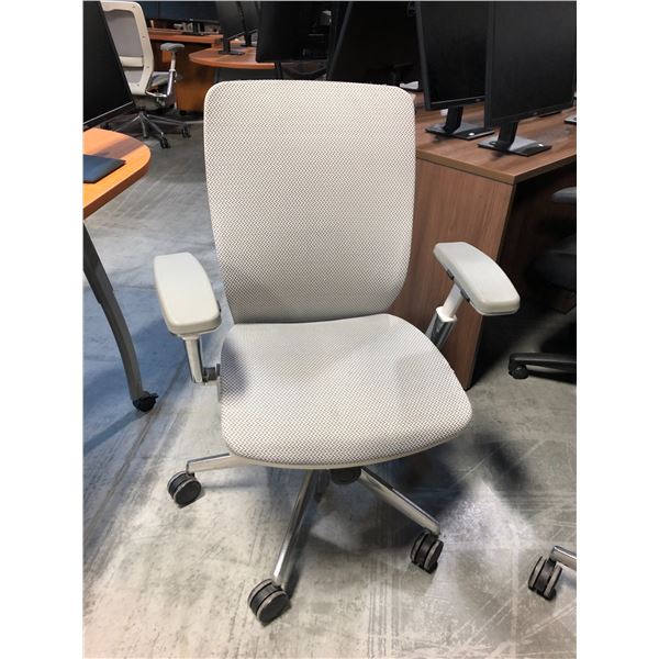 NIGHTINGALE GREY IC2 7300 MULTI-ADJUSTMENT TASK CHAIR