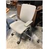 Image 2 : NIGHTINGALE GREY IC2 7300 MULTI-ADJUSTMENT TASK CHAIR