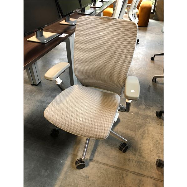 NIGHTINGALE GREY IC2 7300 MULTI-ADJUSTMENT TASK CHAIR