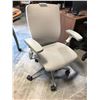 Image 2 : NIGHTINGALE GREY IC2 7300 MULTI-ADJUSTMENT TASK CHAIR