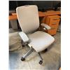 Image 2 : NIGHTINGALE GREY IC2 7300 MULTI-ADJUSTMENT TASK CHAIR