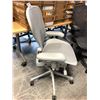 Image 2 : HERMAN MILLER AERON MINERAL GREY FULLY ADJUSTABLE TASK CHAIR SIZE B RETAIL $1923