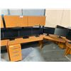 Image 3 : TEKNION MAPLE 8.5' X 8.5' CORNER COMPUTER WORKSTATION WITH 2 OVERHEAD STORAGE UNITS