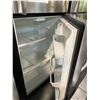 Image 2 : FRIGIDAIRE STAINLESS STEEL FRIDGE/FREEZER