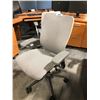 Image 2 : NIGHTINGALE GREY IC2 7300 MULTI-ADJUSTMENT TASK CHAIR