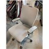 Image 2 : NIGHTINGALE GREY IC2 7300 MULTI-ADJUSTMENT TASK CHAIR