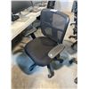 Image 2 : BLACK MESH BACK MULTI-LEVER TASK CHAIR
