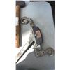 Image 8 : 2 FLOORING NAILERS, CINCH LEVER AND MALLET UNTESTED