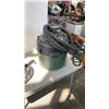 Image 2 : 6 GALLON WET DRY SHOP VAC AND CAST IRON UMBRELLA STAND