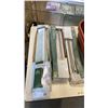 Image 2 : LOT OF GARDEN PLANTERS AND 3 TOWEL BARS