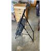 Image 1 : FOLDING 3 STEP LADDER