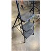 Image 2 : FOLDING 3 STEP LADDER