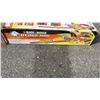 Image 8 : BLACK AND DECKER CORDLESS HEDGE HOG TRIMMER AND TARP