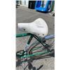 Image 2 : GREEN RALEIGH BIKE