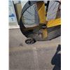 Image 2 : MASTER 40" COMMERCIAL FAN WORKING