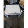 Image 3 : KIDS ACTIVITY TABLE AND 2 CHAIRS