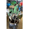 Image 2 : GOLF BAG WITH CLUBS
