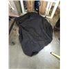 Image 2 : AXIS CARGO BAG AND WHITE METAL GATE