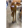 Image 1 : WOODEN AFRICAN ELEPHANT