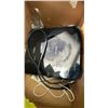 Image 8 : 2 BOXES OF MAGIC BULLET APPLIENCES AND SALTON INDUCTION COOKTOP
