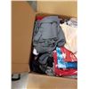 Image 2 : LARGE BOX OF BED LINENS, PLACEMATS AND MORE