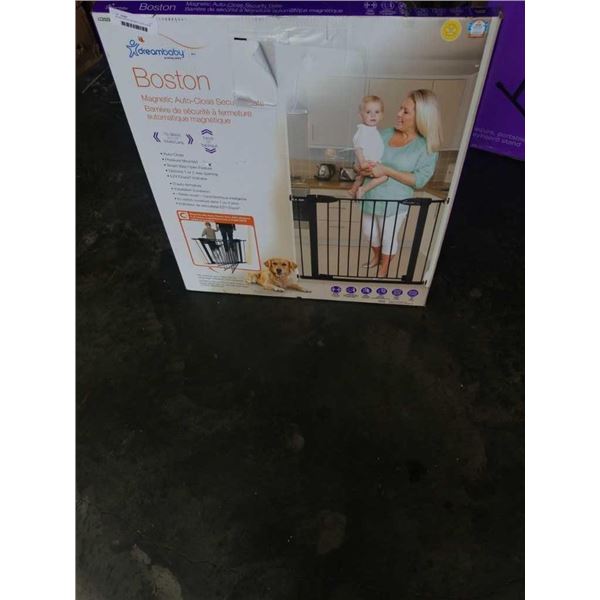 AS NEW BOSTON MAGNETIC AUTO CLOSE SECURITY GATE - RETAIL $99
