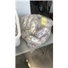 Image 2 : BASKET OF FABRIC AND BAG OF YARN