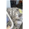 Image 3 : BASKET OF FABRIC AND BAG OF YARN