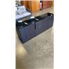 Image 2 : MODERN GLASSTOP ENTERTAINMENT STAND WITH DRAWERS