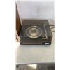 Image 8 : VINTAGE SEARS TURNTABLE  AND PAIR OF SPEAKERS