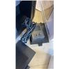 Image 8 : NEW SIMPLE RETRO ONE BUTTON RADIO AND BUTTERFLY LAMP