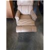 Image 2 : LAZ Y BOY BEIGE LEATHER RECLINER