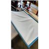 Image 2 : 3 RETRACTABLE PROJECTOR SCREENS